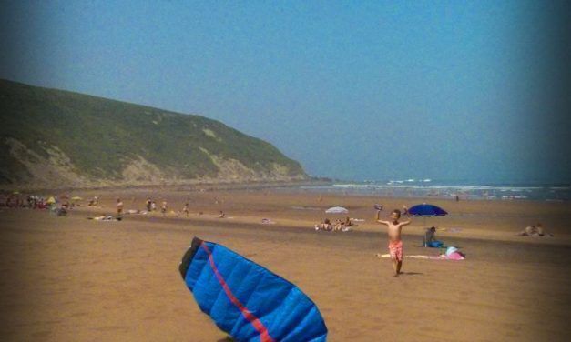 Parapente en Sopelana – Cursos de Cometa para niños/as