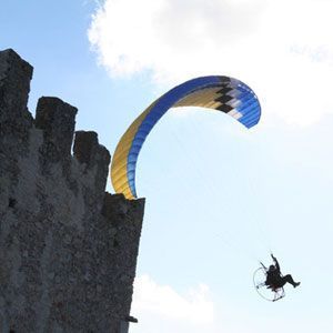 Karen Skinner: Nuevo récord del mundo femenino de altura en paramotor: 6360 m.