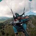 Plume, Plume: Fusionando Parapente y Música en una Danza Aérea Única